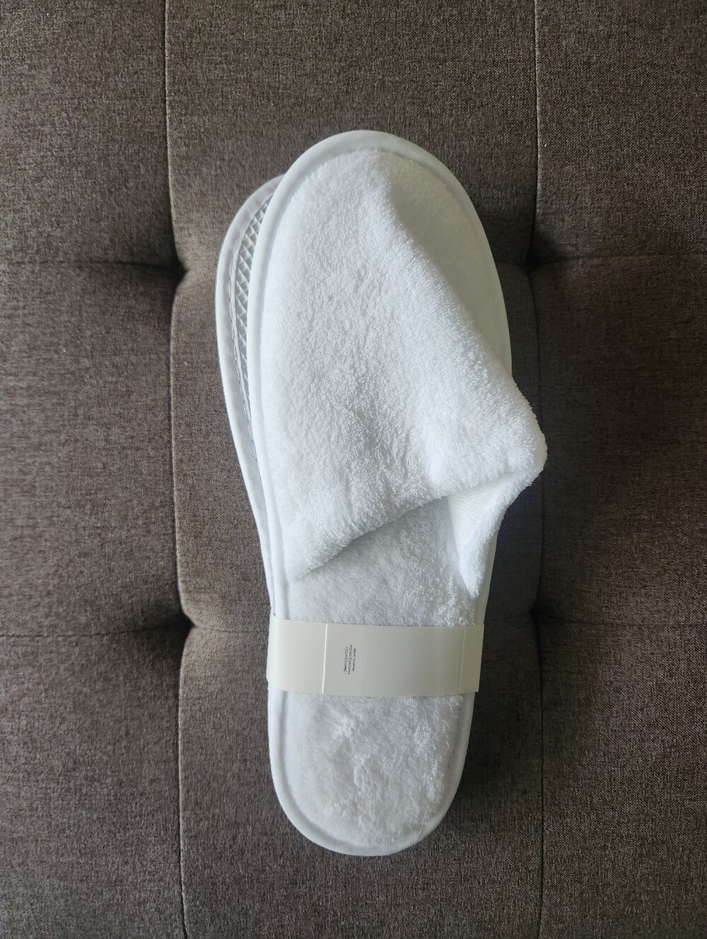 White Plush Hotel-Style Spa Slippers